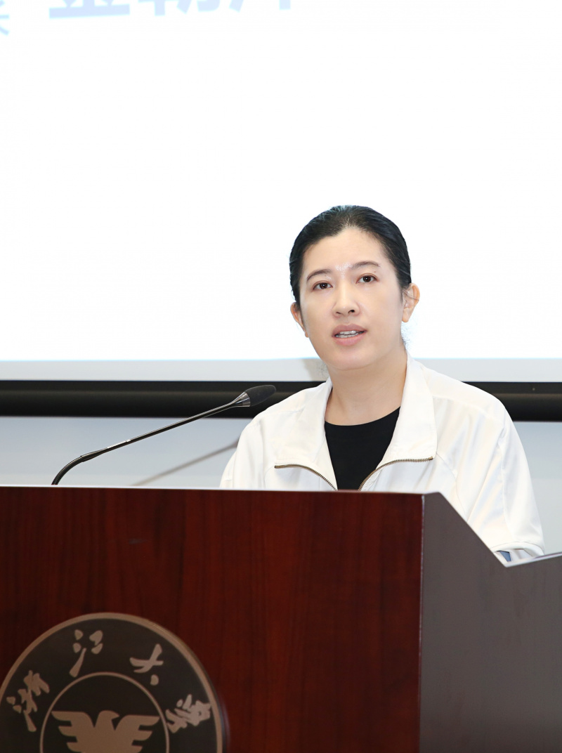 首期東方優(yōu)才青年骨干培訓(xùn)班 金朝萍致辭.jpg